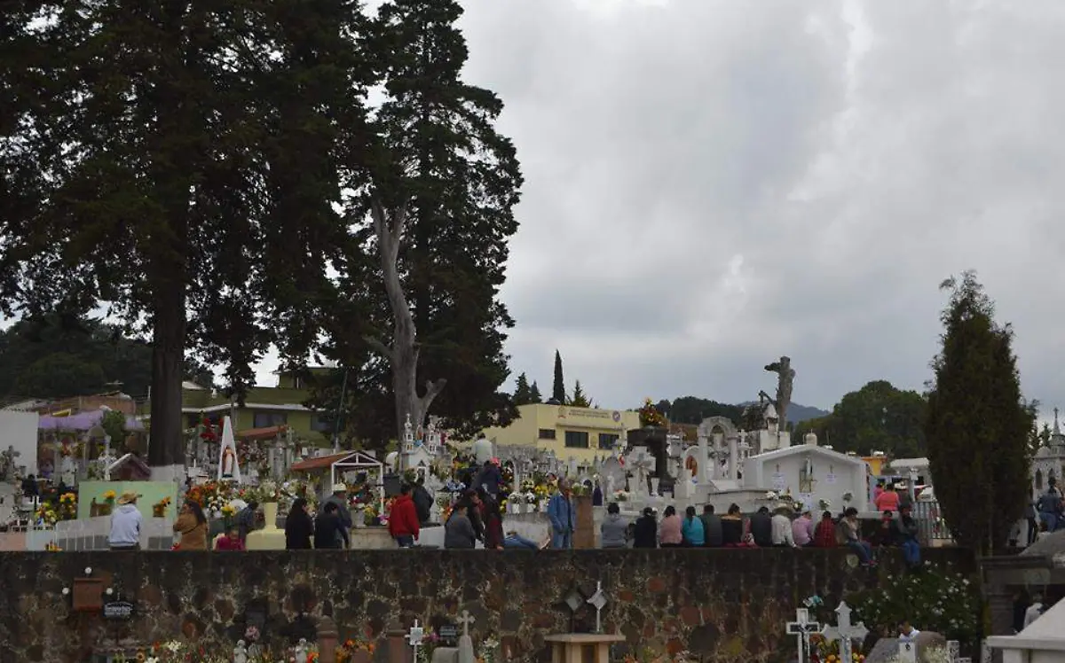 Panteones presentaron gran presencia de personas del 30 de octubre al 2 de noviembre.